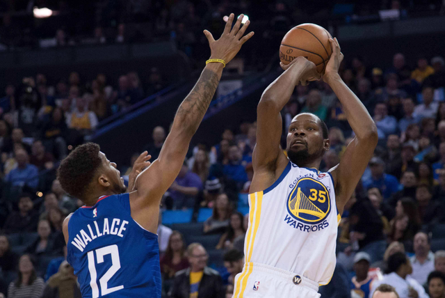 体育NBA：库里空砍40分 勇士128-137雷霆