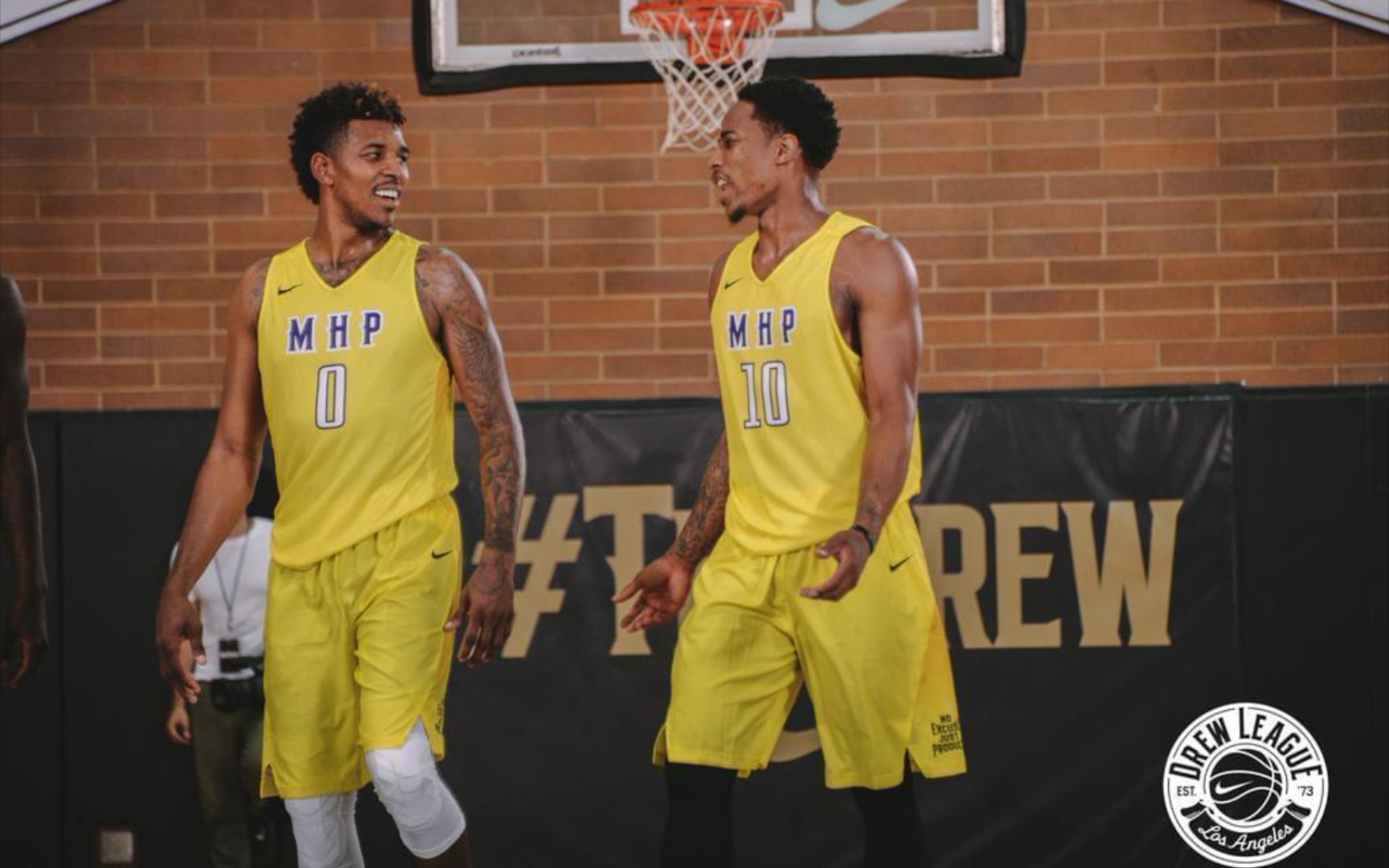 后再以炸弹 后再以炸弹