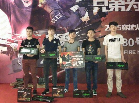 底角的 底角的